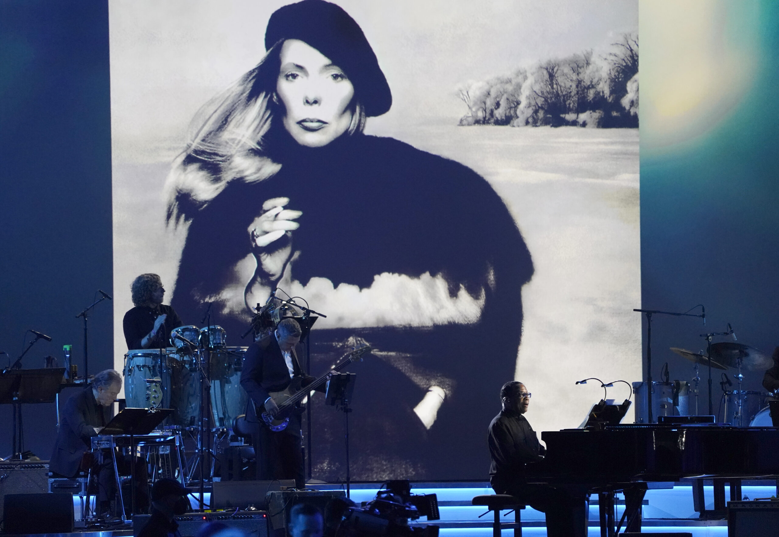 Generations Sing to Joni Mitchell in PreGrammys Tribute The New York Sun
