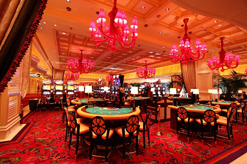 best casino to deal at las vegas