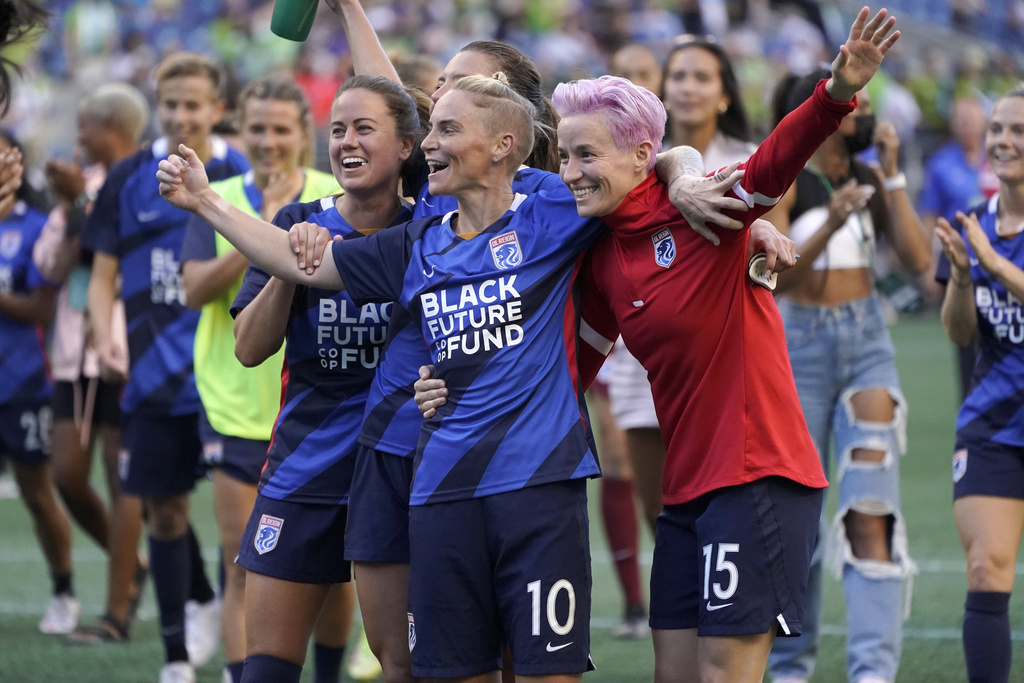 Riley Gaines lashes out at Megan Rapinoe: She hopes women lose out on  chances