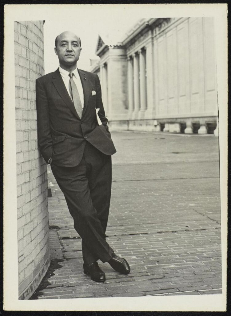 Isamu Noguchi at the American Academy of Arts and Letters, New York Cityc. 1962© INFGM / ARS. Photo © The Noguchi Museum Archives, 146111