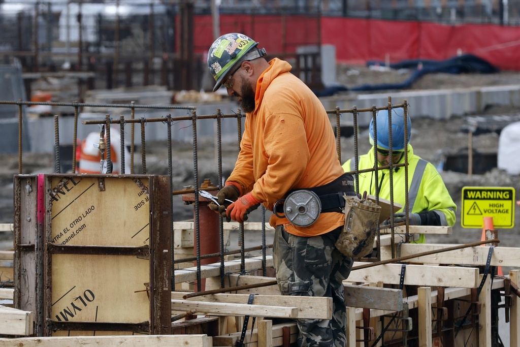 American Employers Add 187 000 Jobs In August Signaling A Still american-employers-add-187-000-jobs-in-august-signaling-a-still
