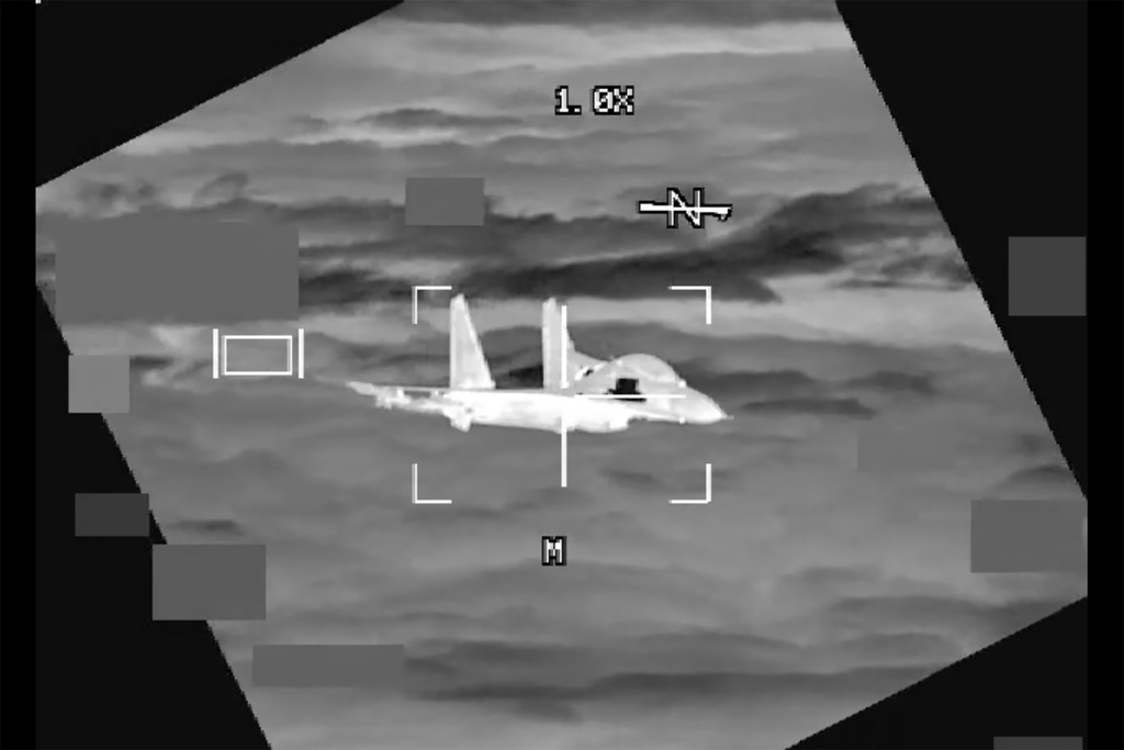 Chinese Fighter Plane’s ‘Unsafe and Unprofessional’ Intercept of American B-52 Is Latest Sign of Rising Tensions in Asia Chinese Fighter Plane’s ‘Unsafe and Unprofessional’ Intercept of American B-52 Is Latest Sign of Rising Tensions in Asia