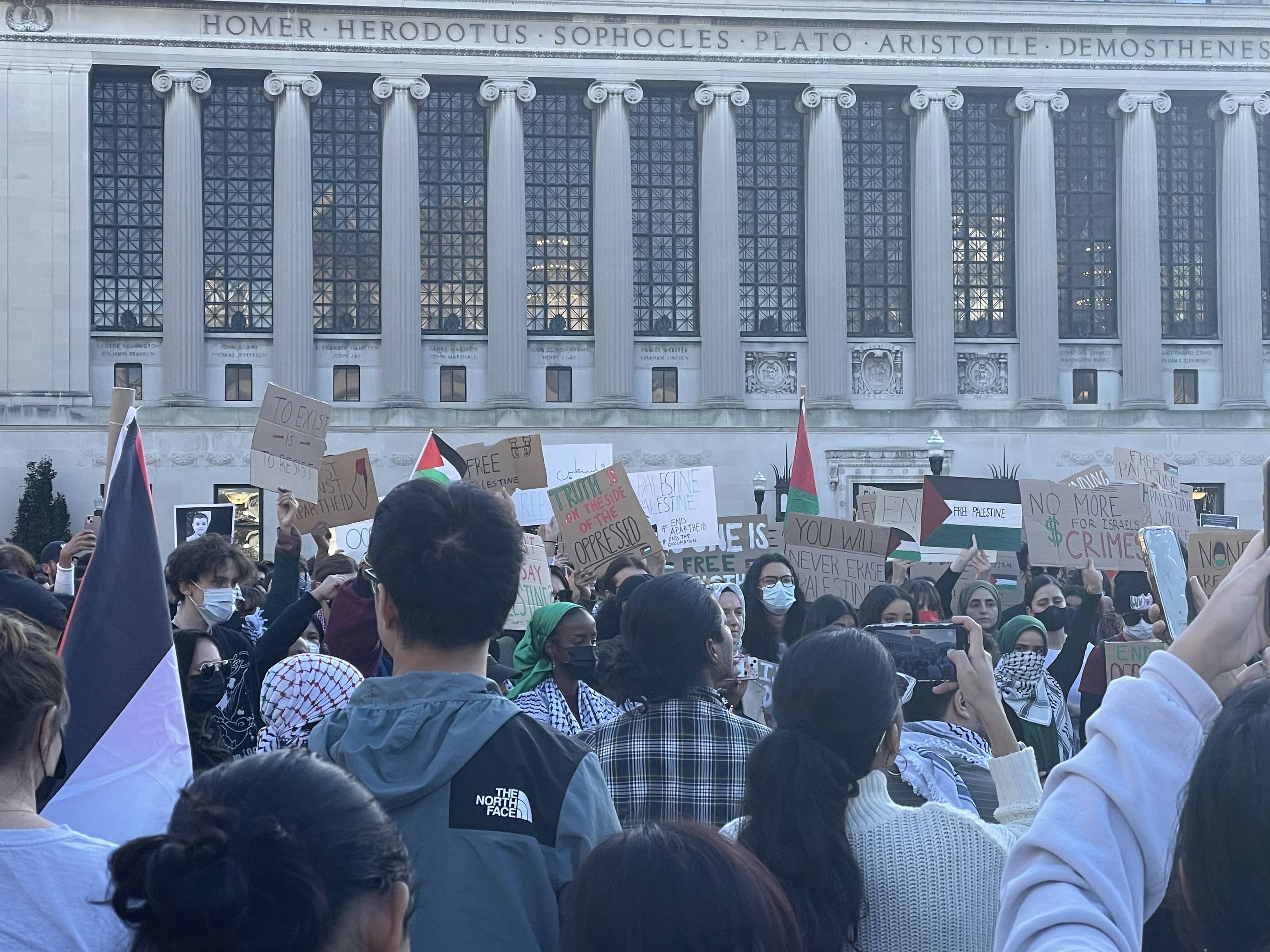 Columbia University Closes Campus Ahead of Israel-Hamas War Protests - The  New York Times