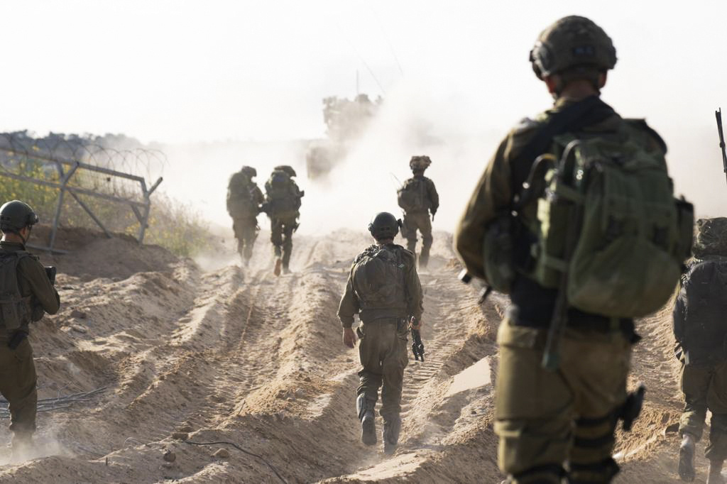 War Against the Jews: How to End Hamas Barbarism: Dershowitz, Alan