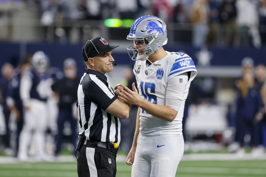 Questionable Calls by Referees Mar the Final Days of NFL Season Questionable Calls by Referees Mar the Final Days of NFL Season