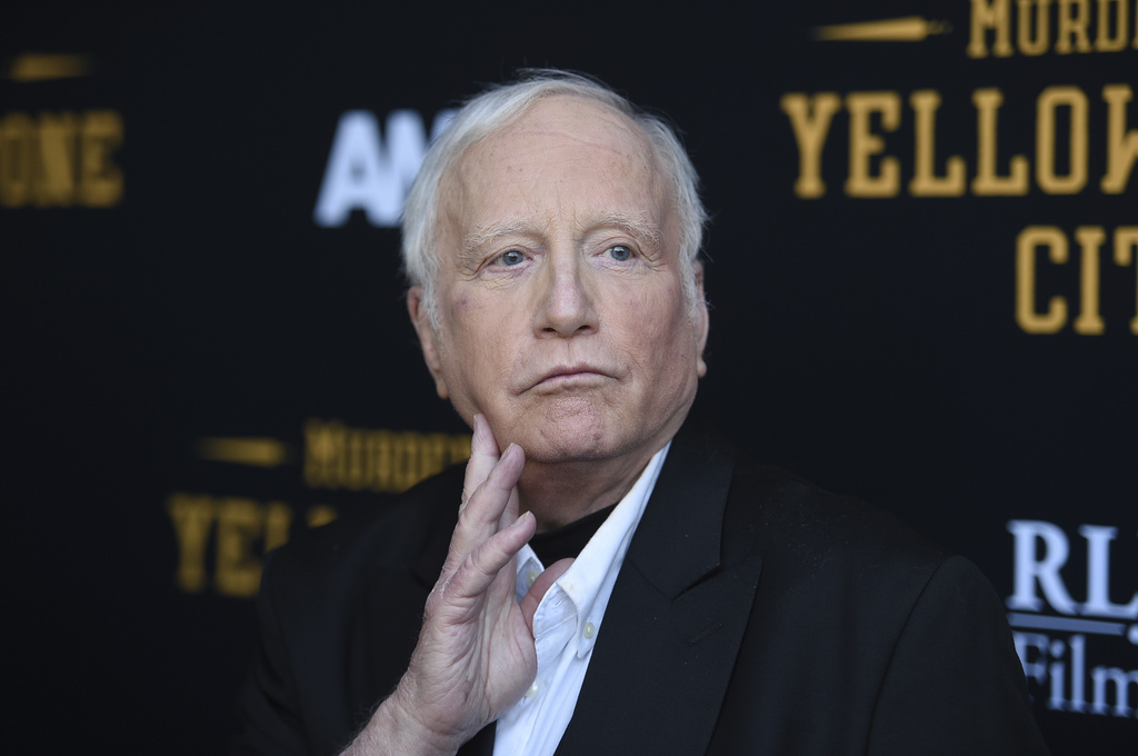 Dress-Wearing Richard Dreyfuss Mocks Gender Ideology, Streisand, #MeToo at Massachusetts Theater Appearance - Vimarsana News
