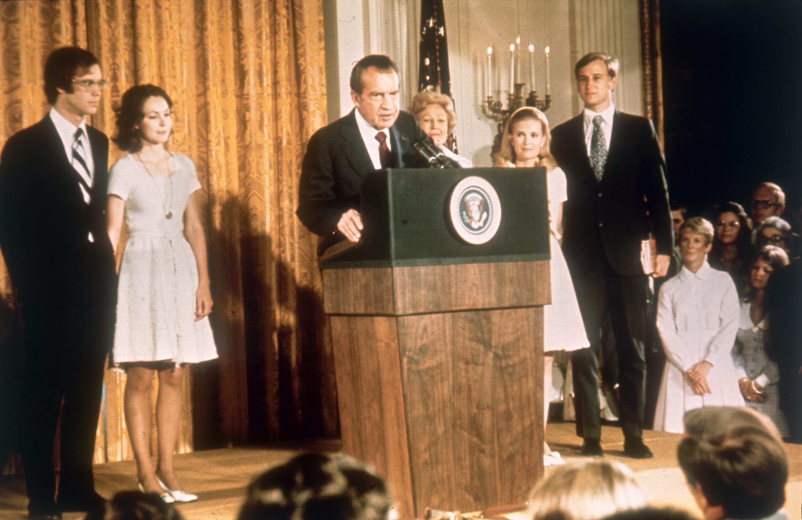 Nixon, Praised by Vance, Is Emerging as an Old-Fashioned Patriot