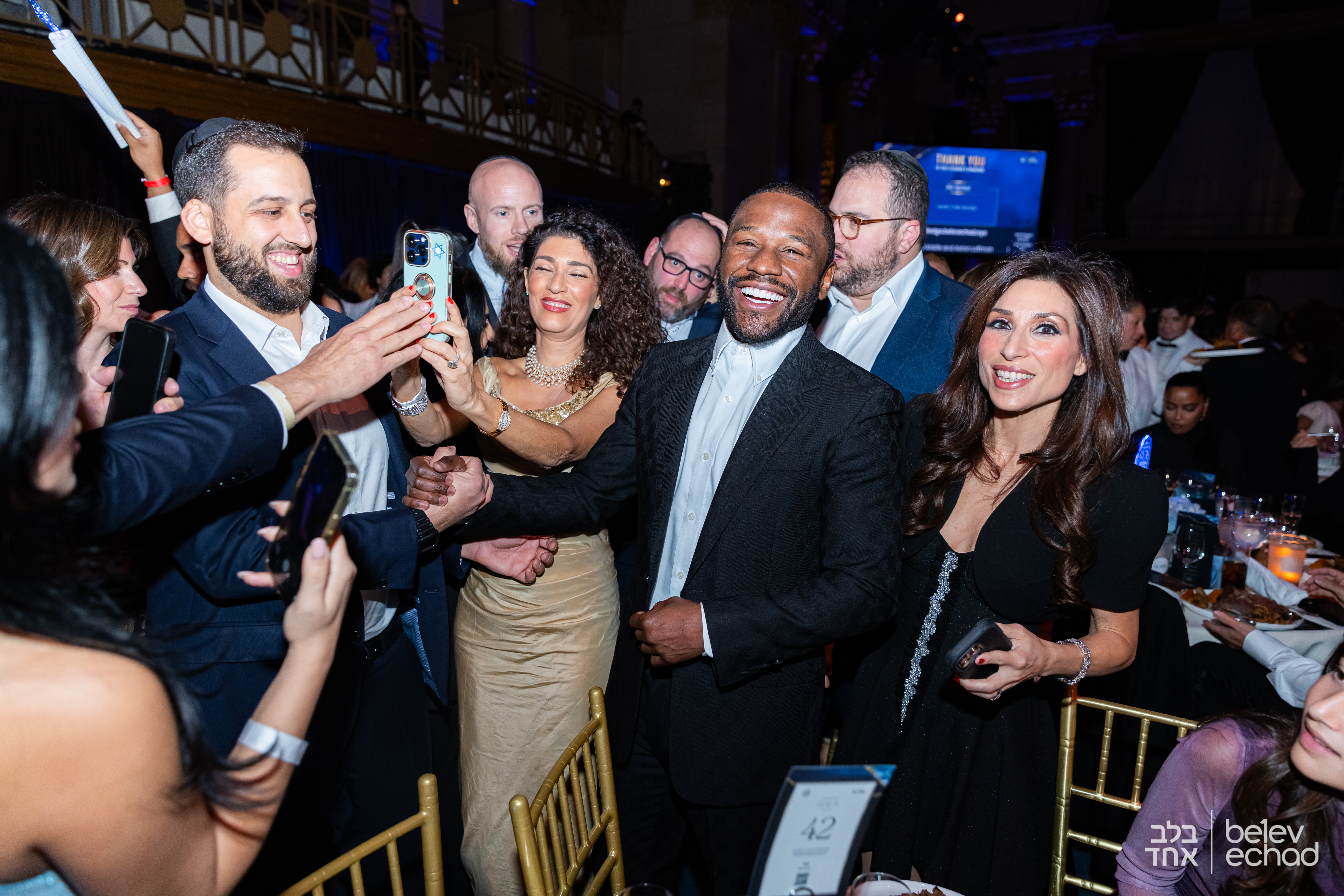 At NYC Gala for Wounded Israeli Soldiers, Boxing Legend Floyd Mayweather Takes Center Stage