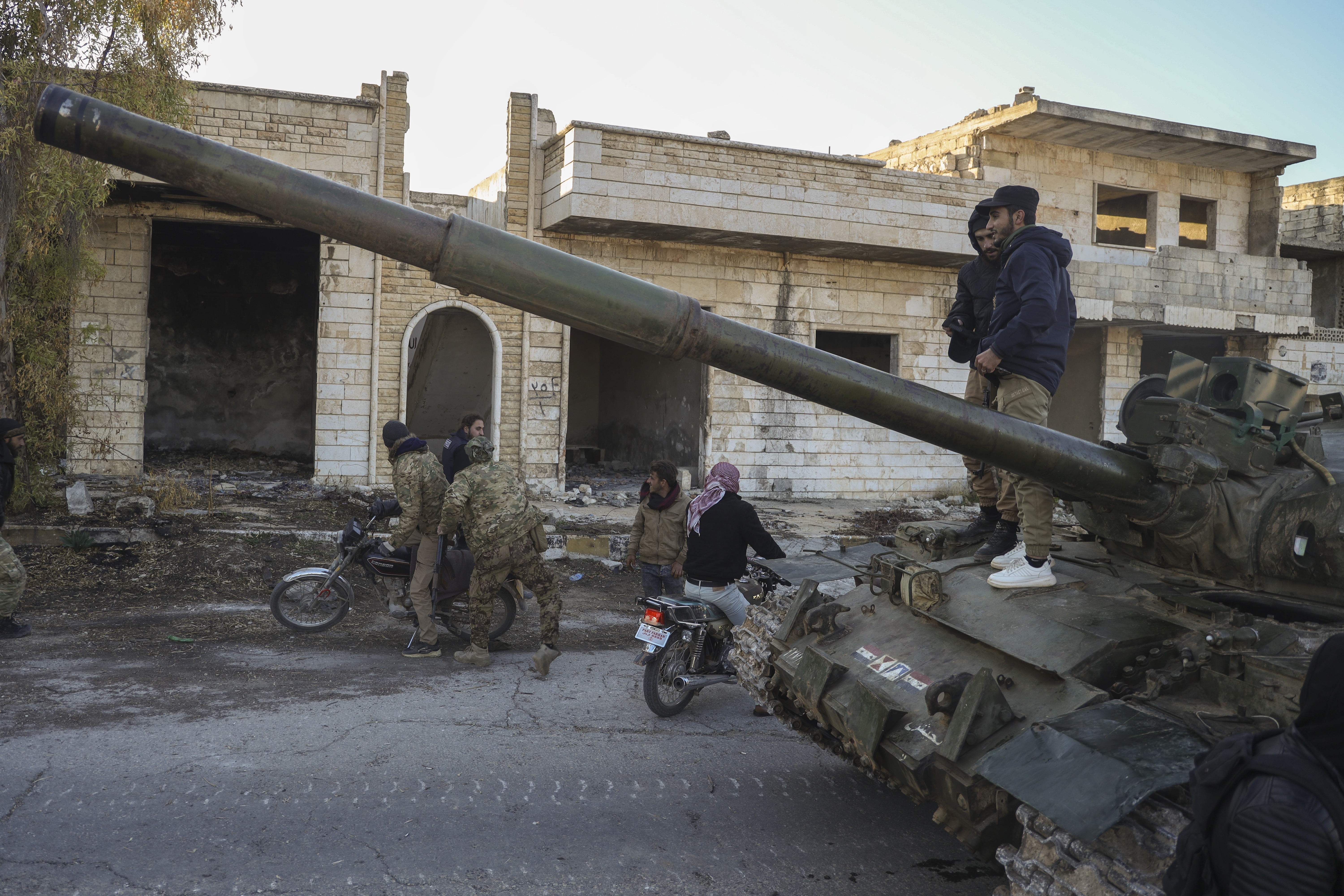 Syria Sends in Reinforcements To Halt Insurgents From Advancing After They Seize Aleppo