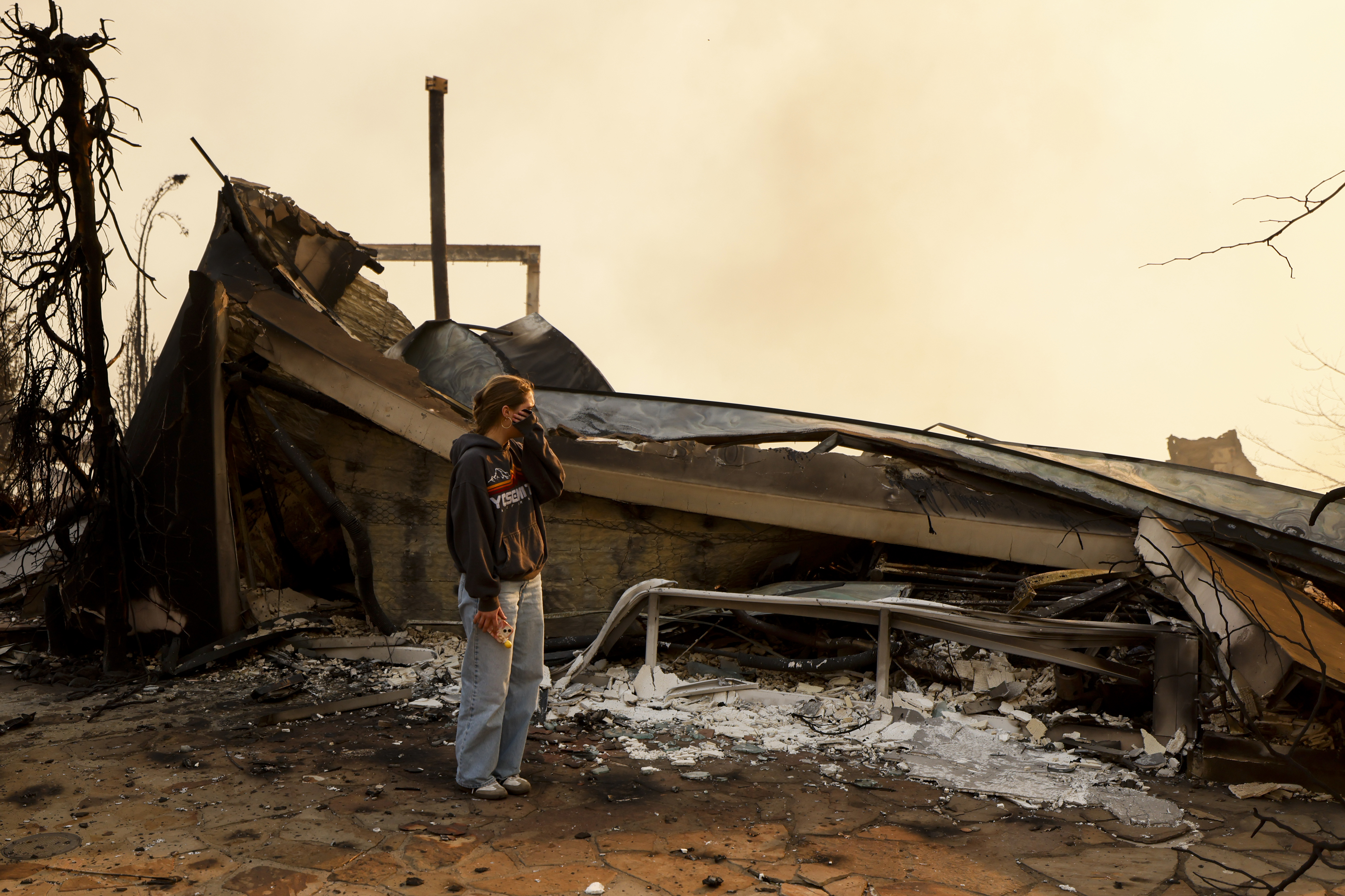 More than 20 Arrested on Looting Charges in Areas Affected by Los Angeles County Wildfires