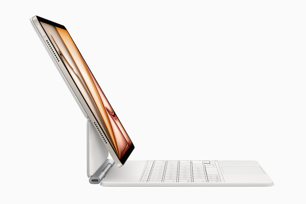 Apple iPad Air Magic Keyboard.