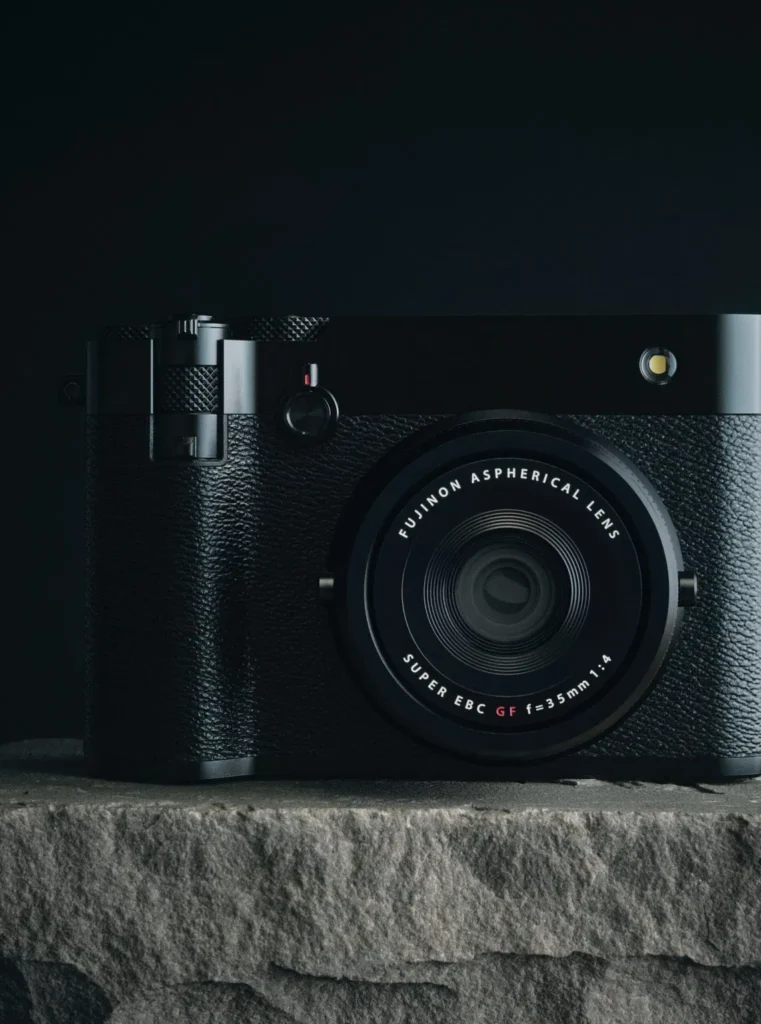 Fujifilm GFX100RF.
