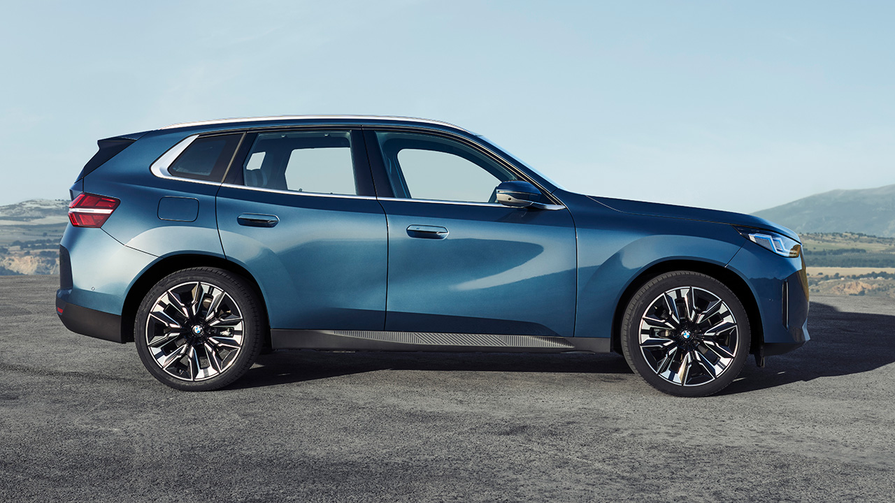 Review: The 2025 BMW X3 Is a Talking Hybrid That Can Park Itself | The ...