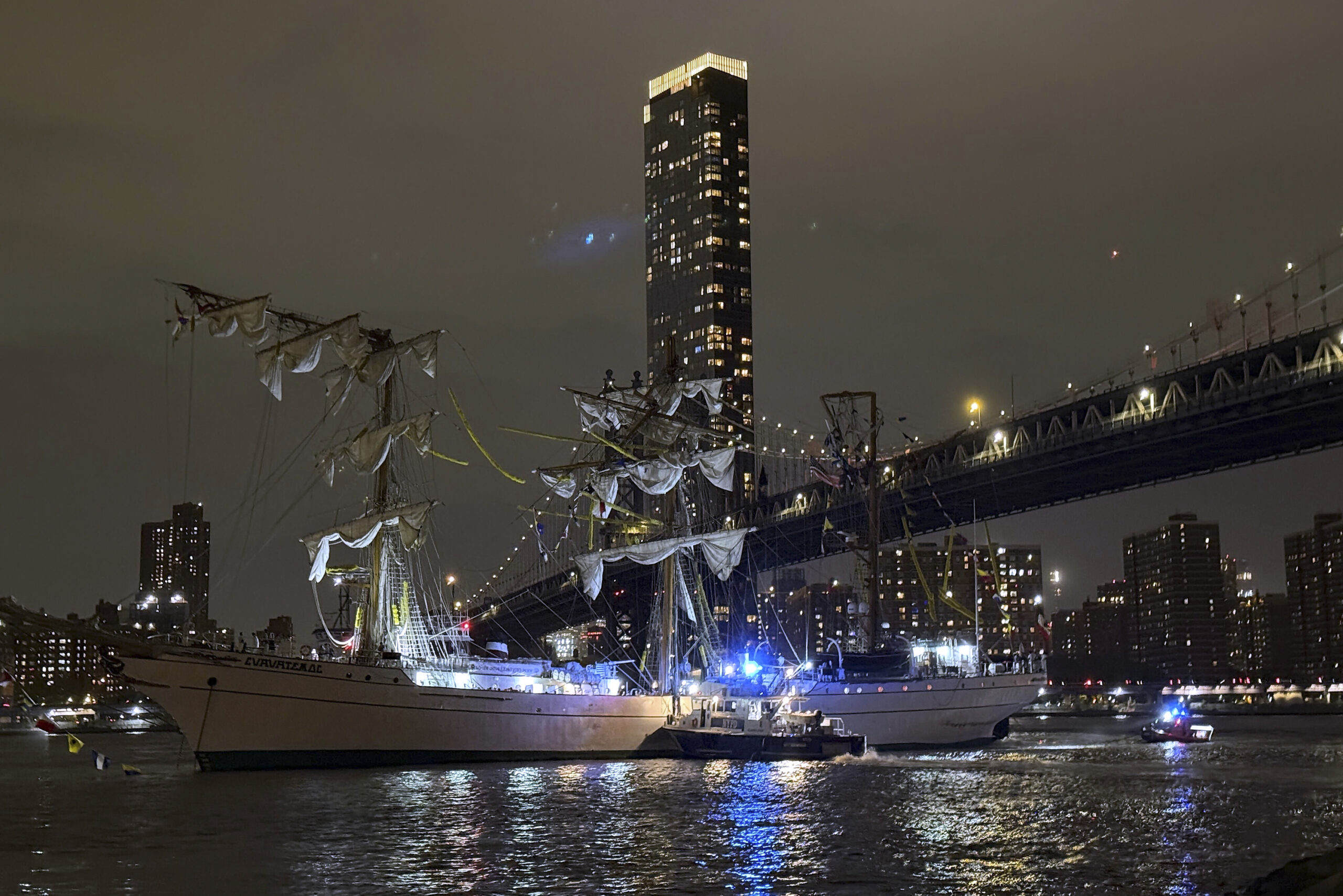 Investigators Probing Engine Failure, Tugboat Role in Deadly Mexican Navy Ship Crash Into Brooklyn Bridge