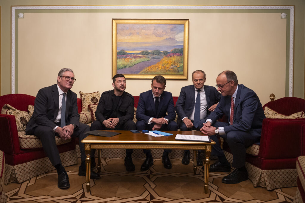 From left, Prime Minister Starmer, President Zelenskyy, President Macron, Prime Minister Tusk and Chancellor Merz make a call to President Trump from Kyiv Saturday.