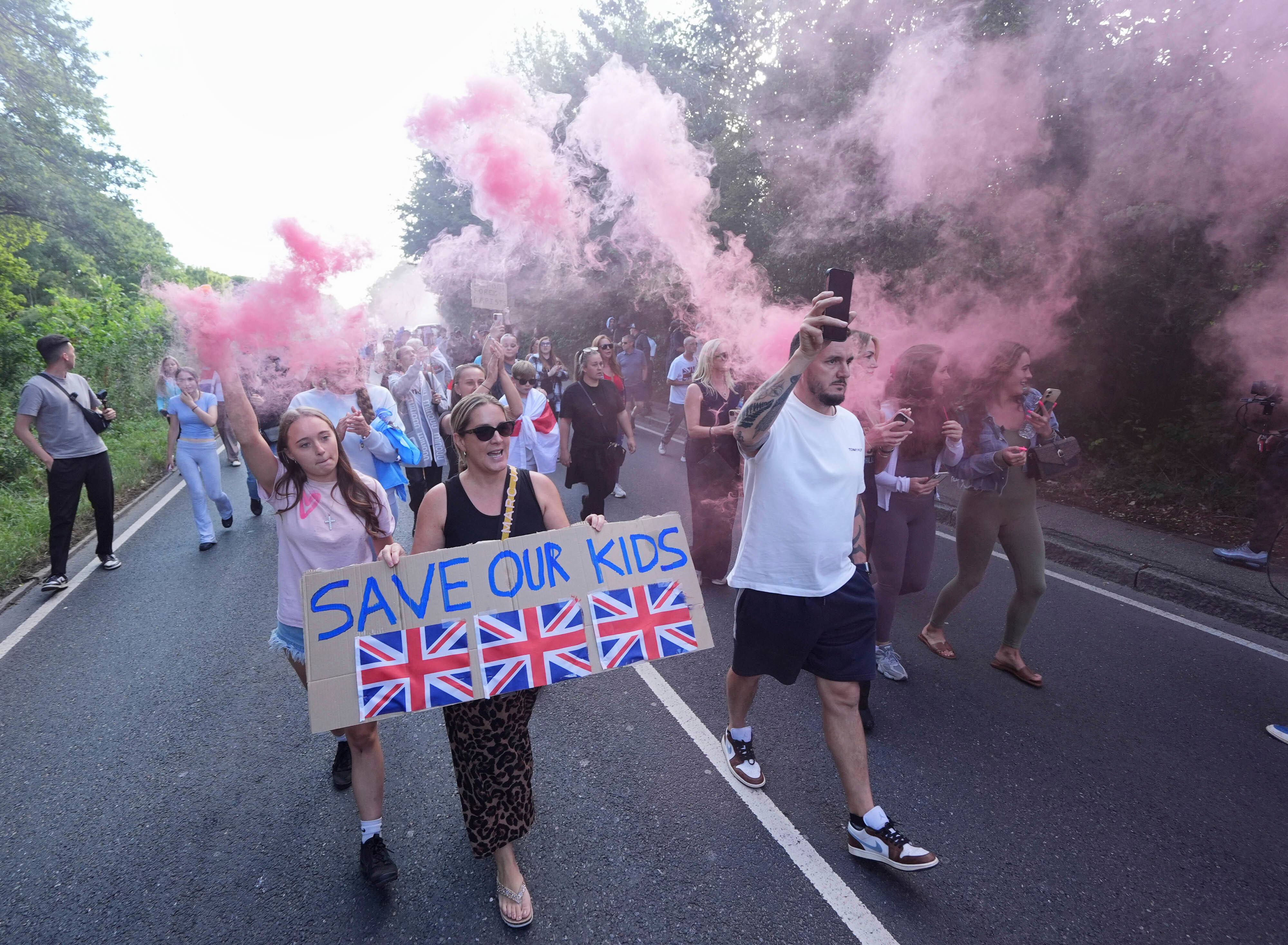 Britain Forms Internet Police Unit to Monitor Anti-Migrant Sentiment Online as Protestors Coordinate Marches Against Illegal Immigrants