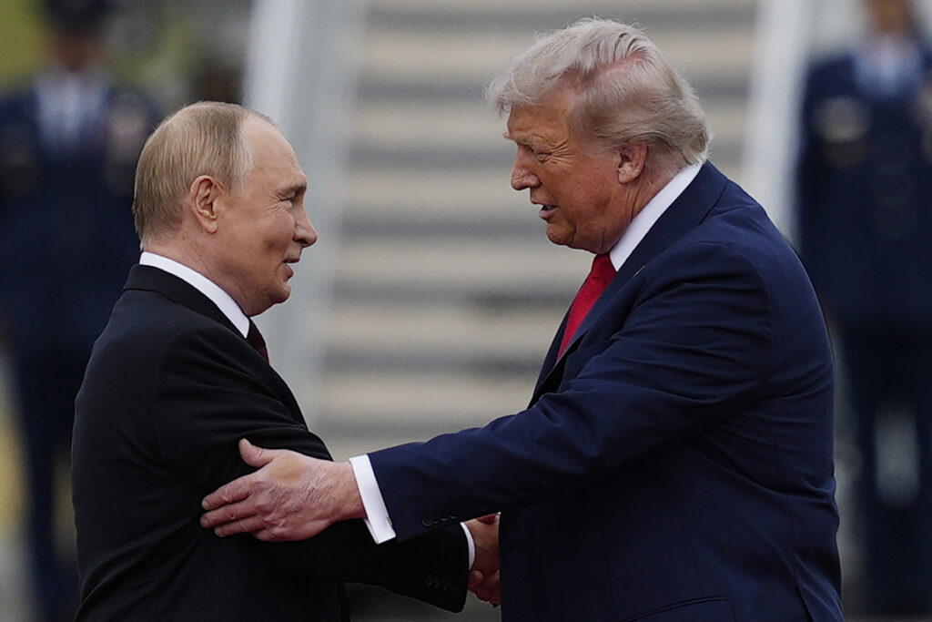 President Trump greets Russia's president, Vladimir Putin at Joint Base Elmendorf-Richardson, Alaska, on August 15, 2025. Julia Demaree Nikhinson/AP