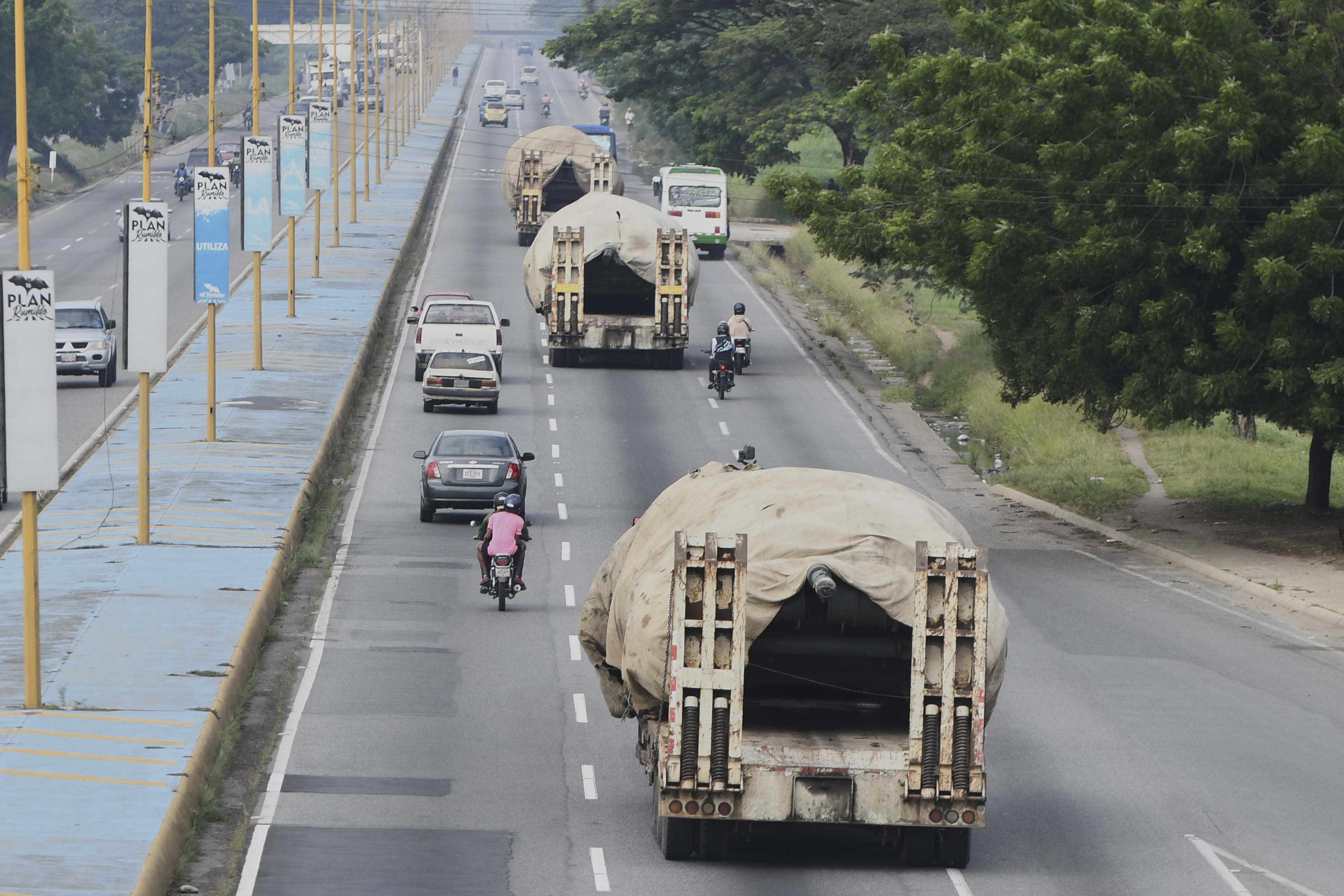 American Warships Line Up Off Venezuelan Coast as Defiant Maduro Calls Four Million Recruits To ‘Defend’ Homeland