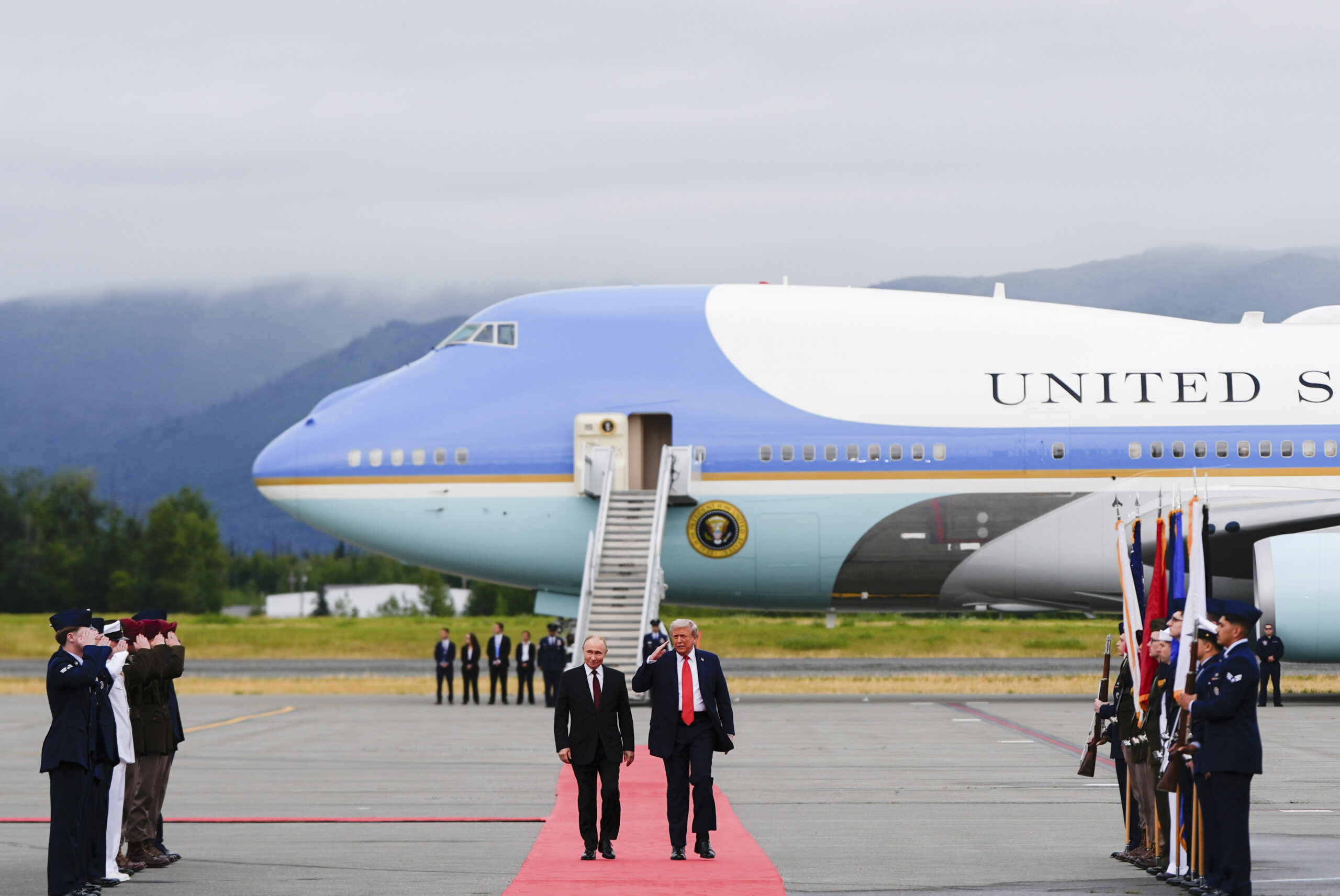 Ukraine’s Zelensky, With European Leaders in Tow, Heads to Washington for Talks With President Trump