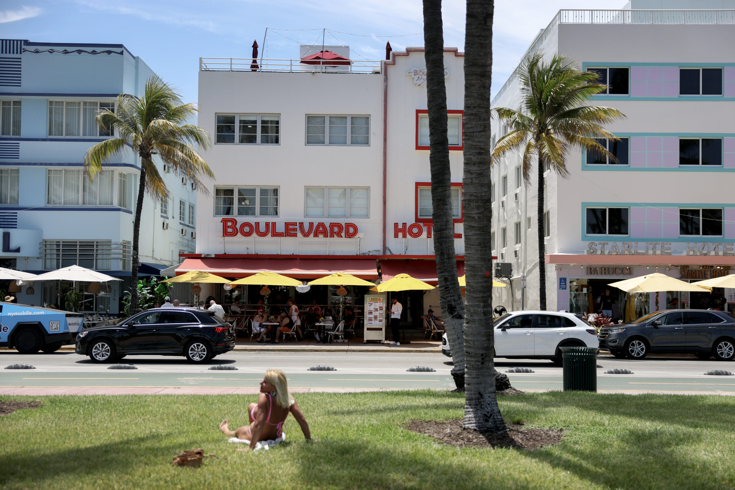 Canadian Doctors Are Warning Tourists Over Florida Vaccine Policies: ‘Sheer Unadulterated Craziness’