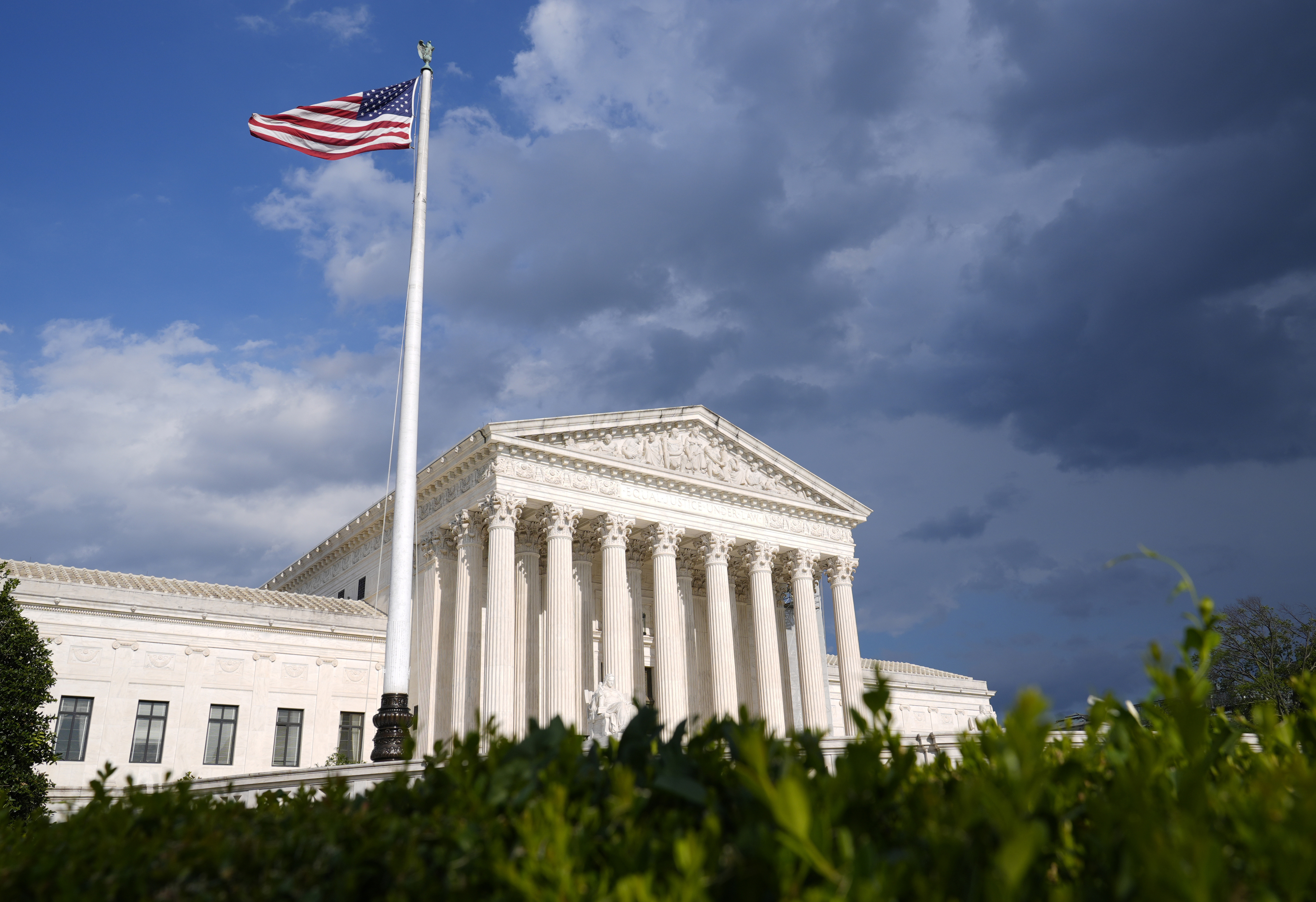 Avalanche of Briefs Opposing Trump Tariff Regime Filed at Supreme Court Ahead of November Argument