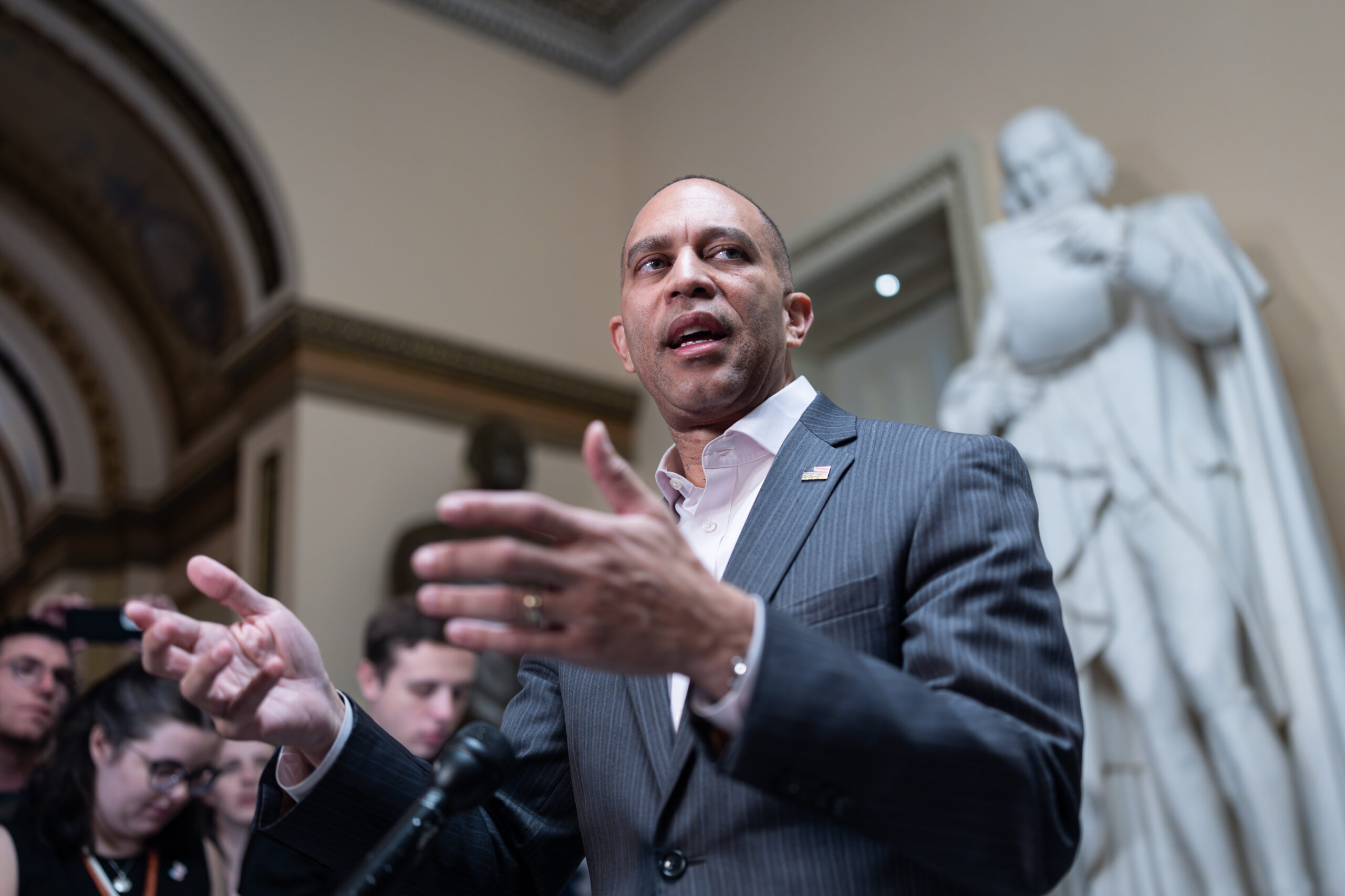 Jeffries Tells Fellow Democrats Planning To Cause a Ruckus at State of ...