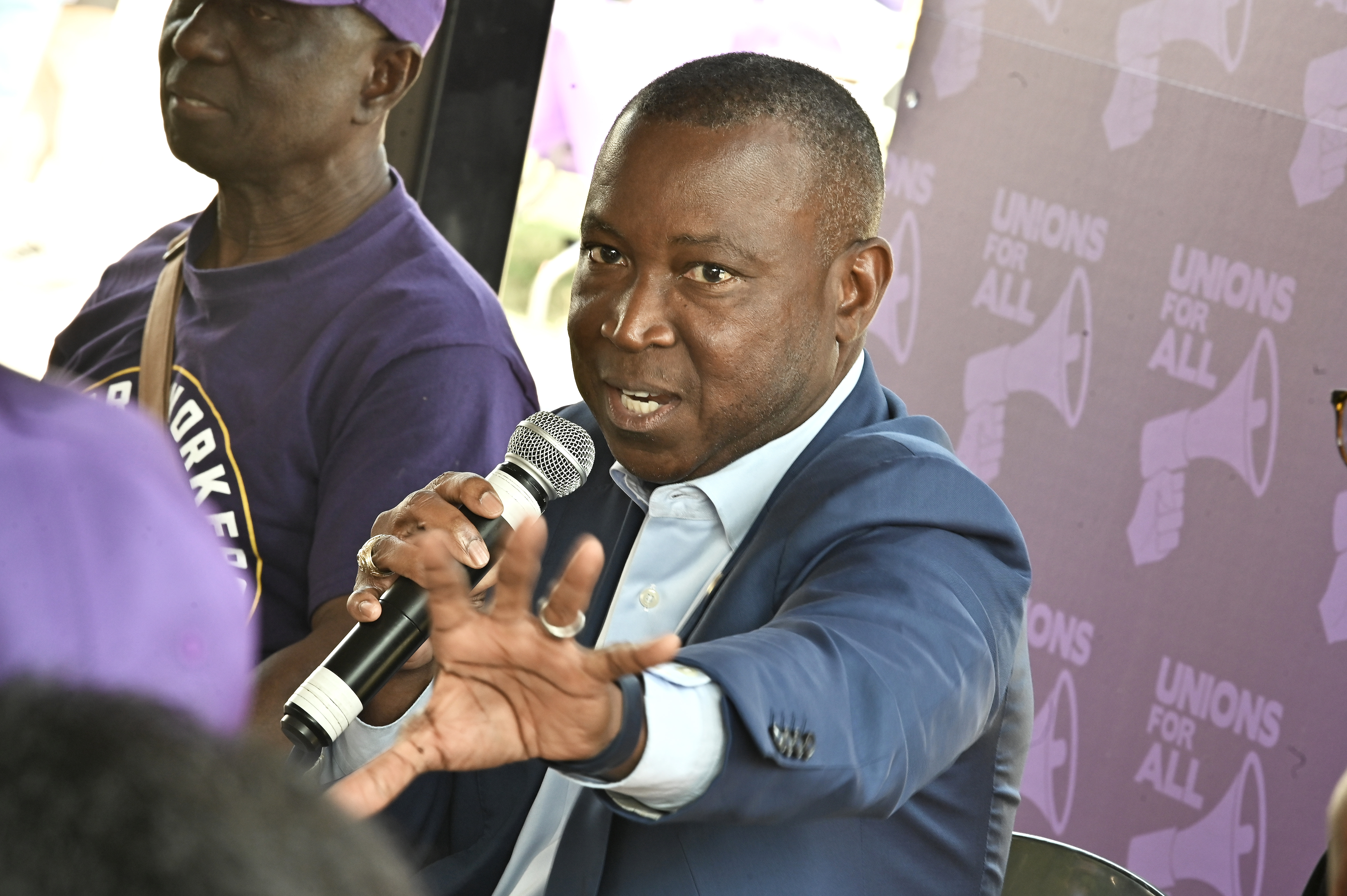 Top Virginia Democrat for the First Time Hints at Eliminating Four Republican Congressional Seats Before the Midterms