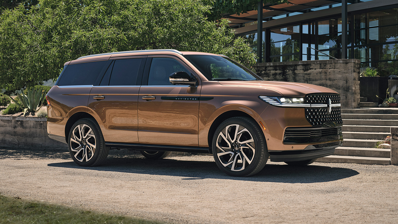The Lincoln Navigator Is a $100,0000 Wellness Spa on Wheels