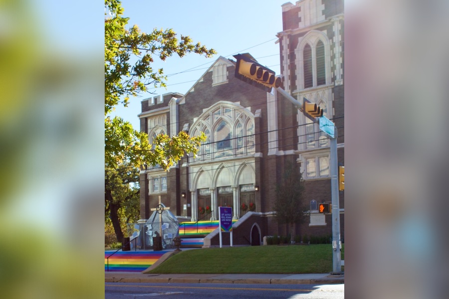 Dallas Commission Snubs Texas Governor and Approves Church’s Rainbow-Colored Steps Supporting LGBT Community
