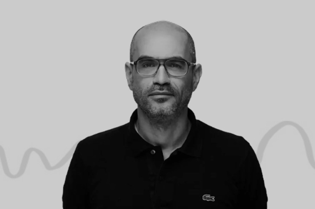 In Goldstein's 'Heavyweight' Podcast, Self-Deprecation Makes the Laughs That Much Richer