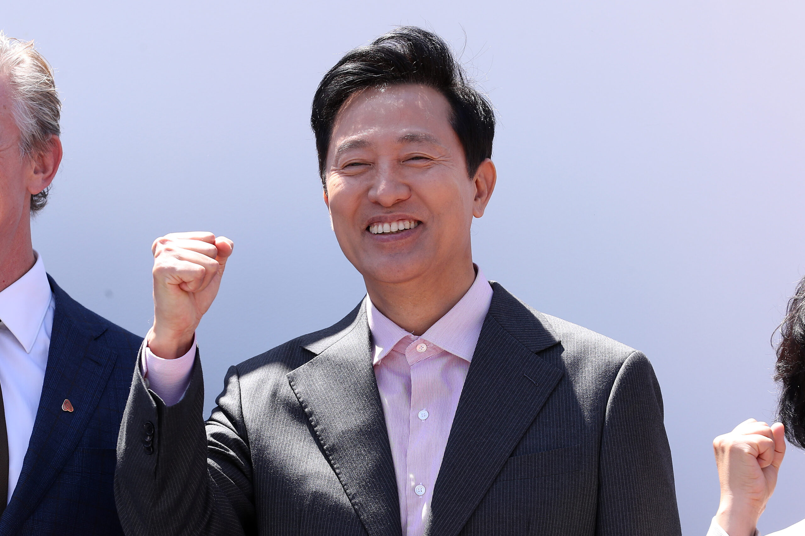 Seoul’s Conservative Mayor Edges Out Leftist Rival in Late Vote-Counting