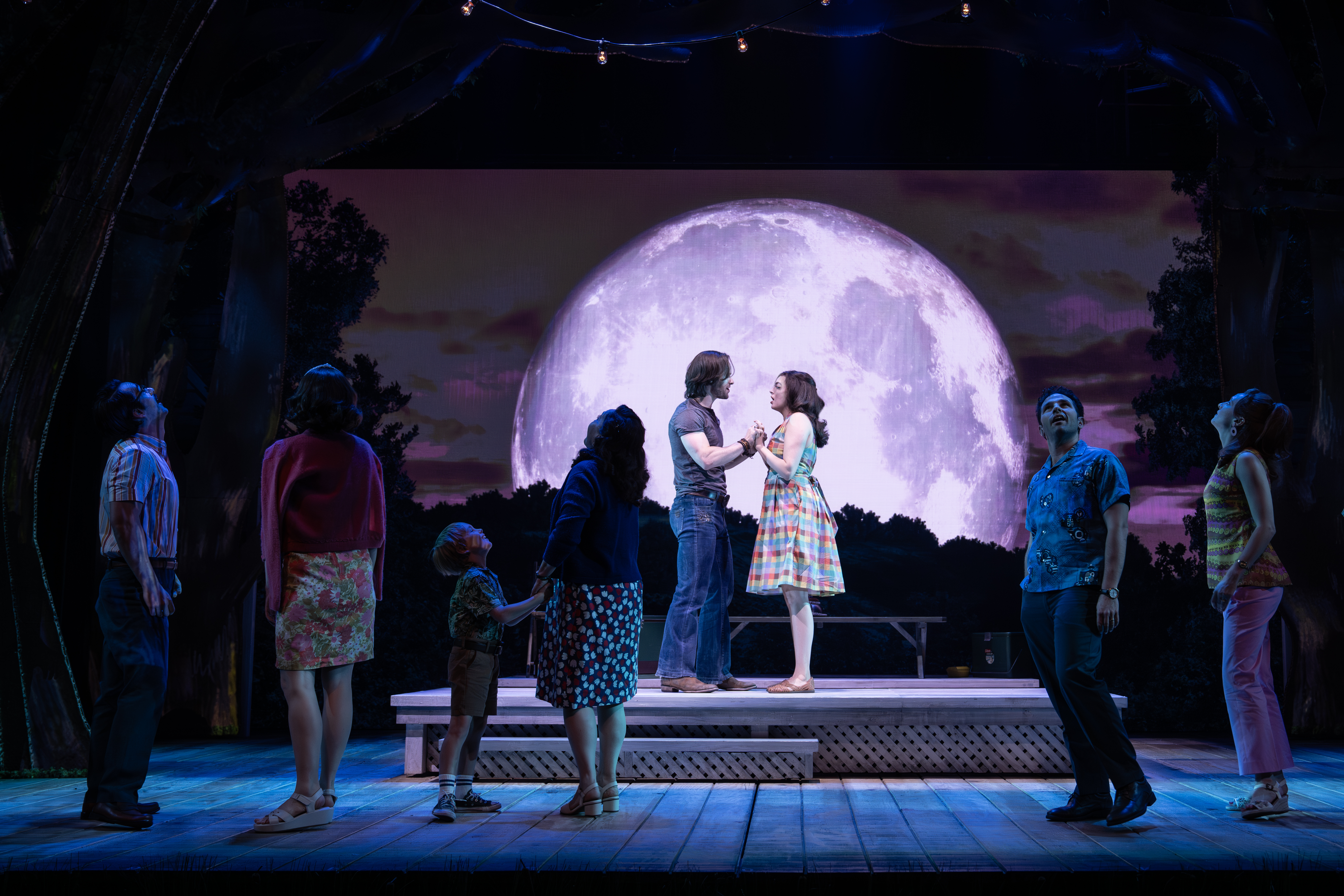 Distinctive Romance 'A Walk on the Moon' Makes a Fine Stage Landing