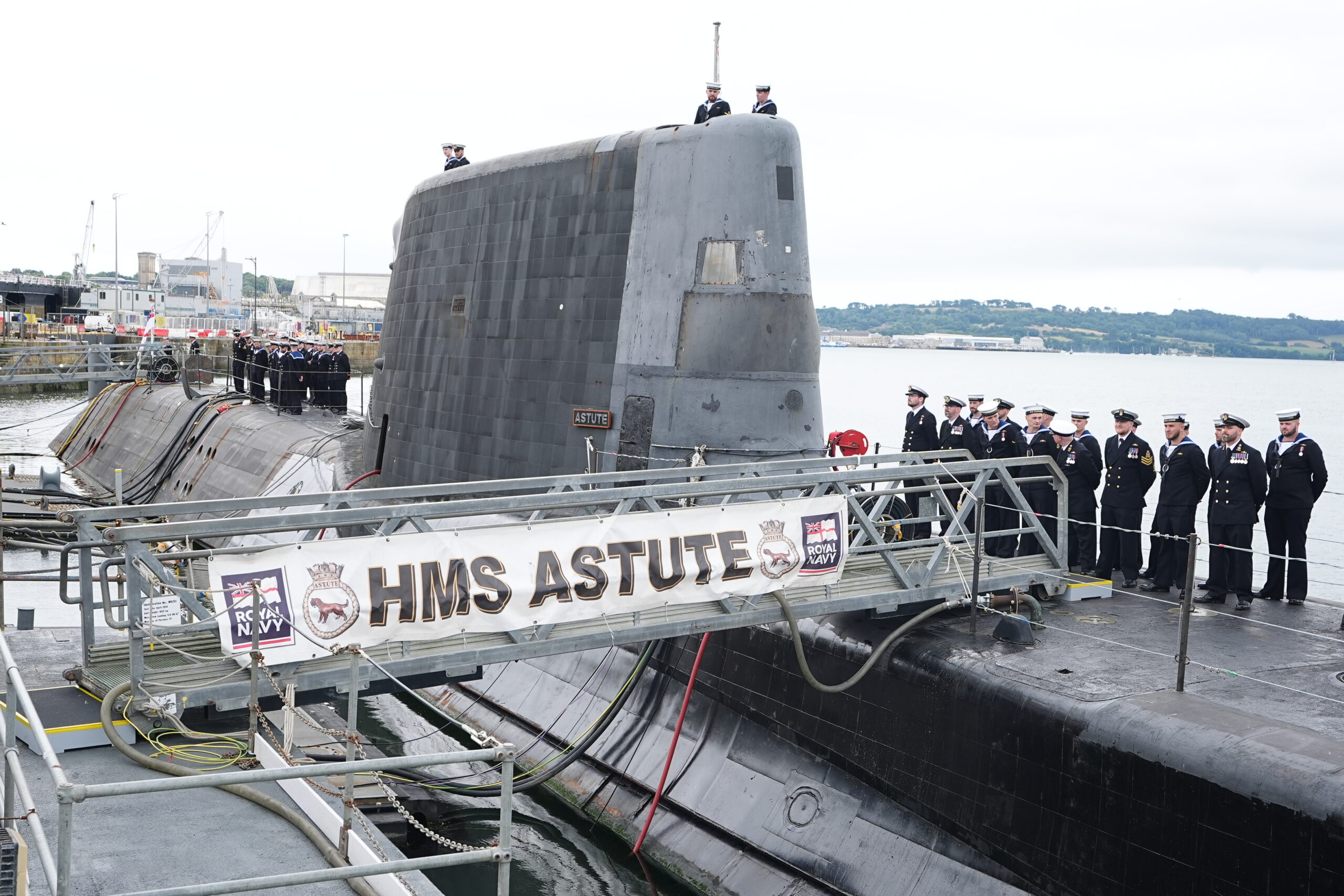 Britain’s Royal Navy, All Its Hunter-Killer Submarines Out of Action, Leaves Russia Ruling the Deep