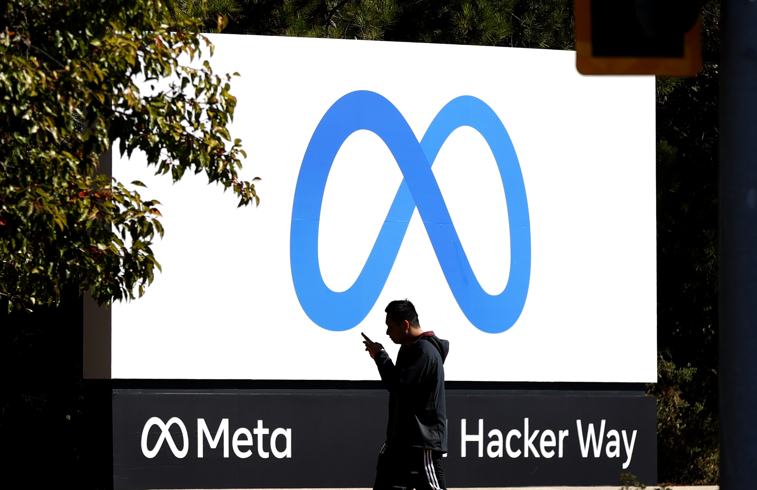 Meta AI Model Hacks Another Company After Escaping Containment During Test — GLOBAL — Aslikannih