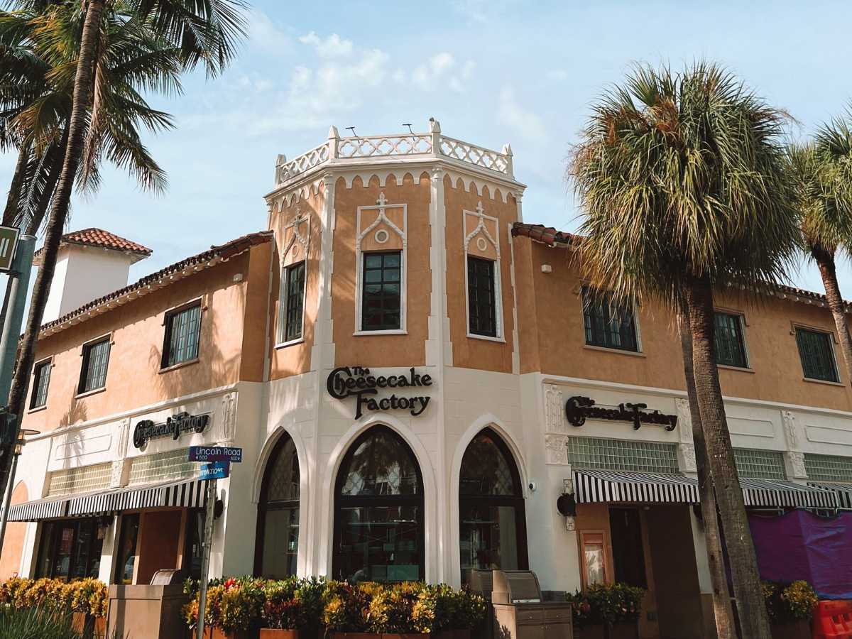Obama’s ‘Cheesecake Factory’ Joke Turns Into Cultural Clash Between Elites and Hungry Diners