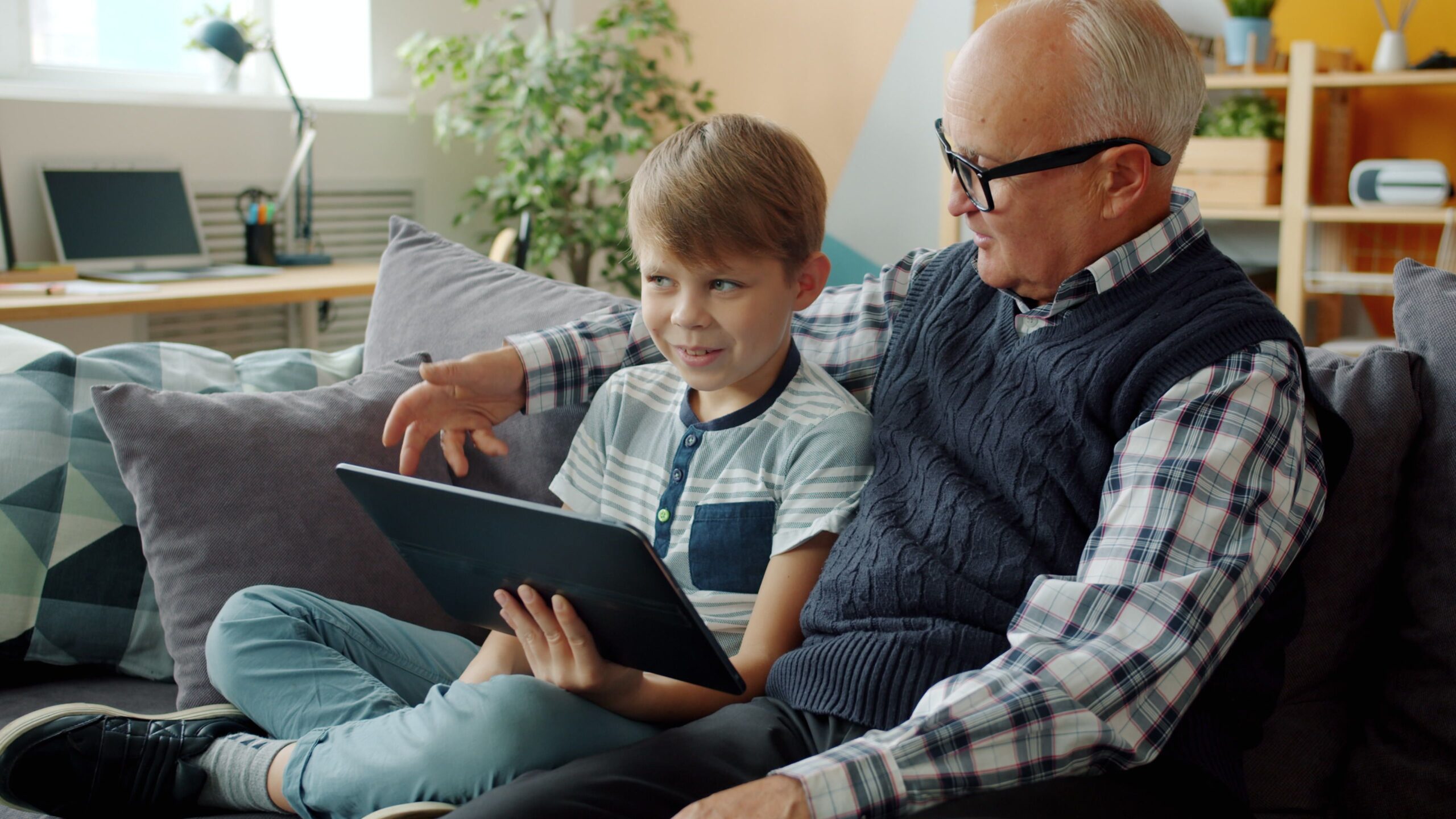 Ireland Scraps ‘Demeaning’ Ad Warning Grandparents Against Hugging Their Grandchildren